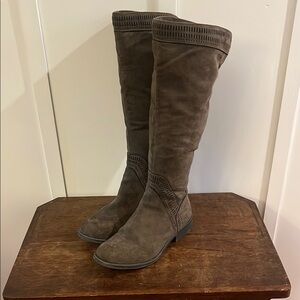 Chic Knee High Brown Boots